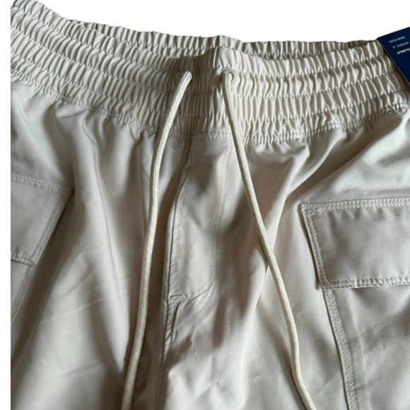 Old Navy Women’s Cargo Elastic Waist Shorts - Size Small/Tall (NWT) - Picture 4 of 9